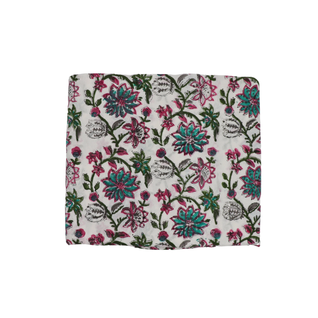 Pendula Petunia Rectangle Tablecloth