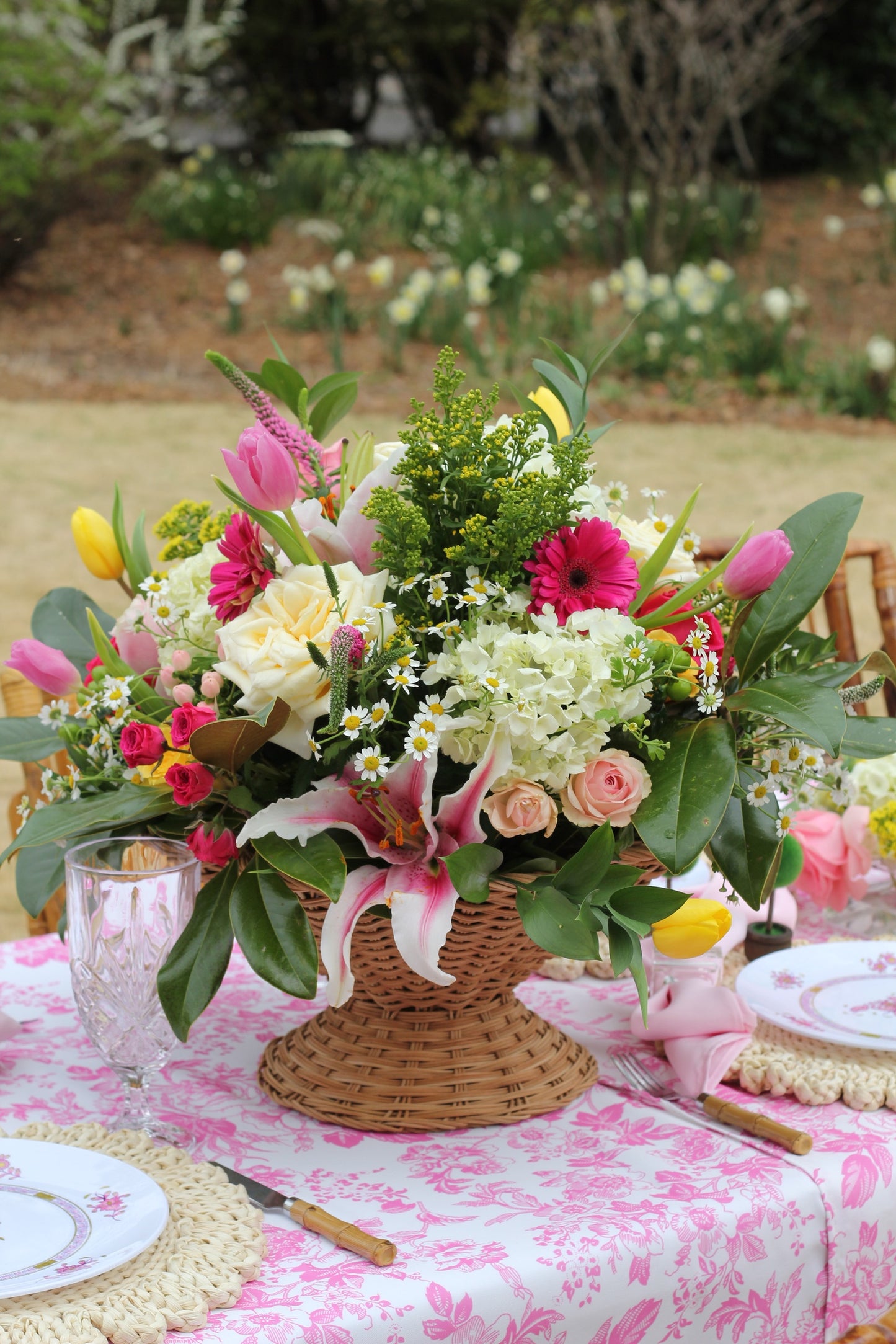 Woven Pedestal Style Bowl/Vase
