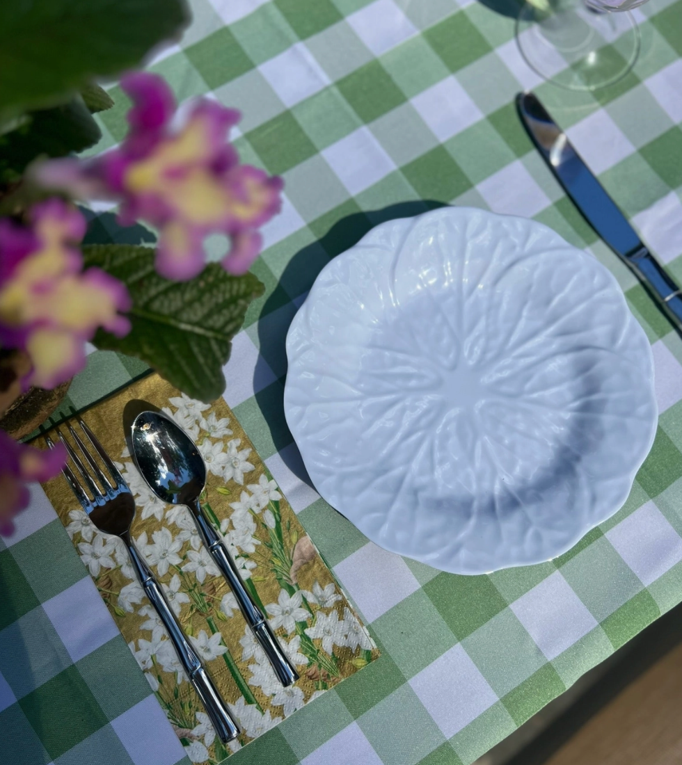 While Melamine Luncheon Cabbage Plate