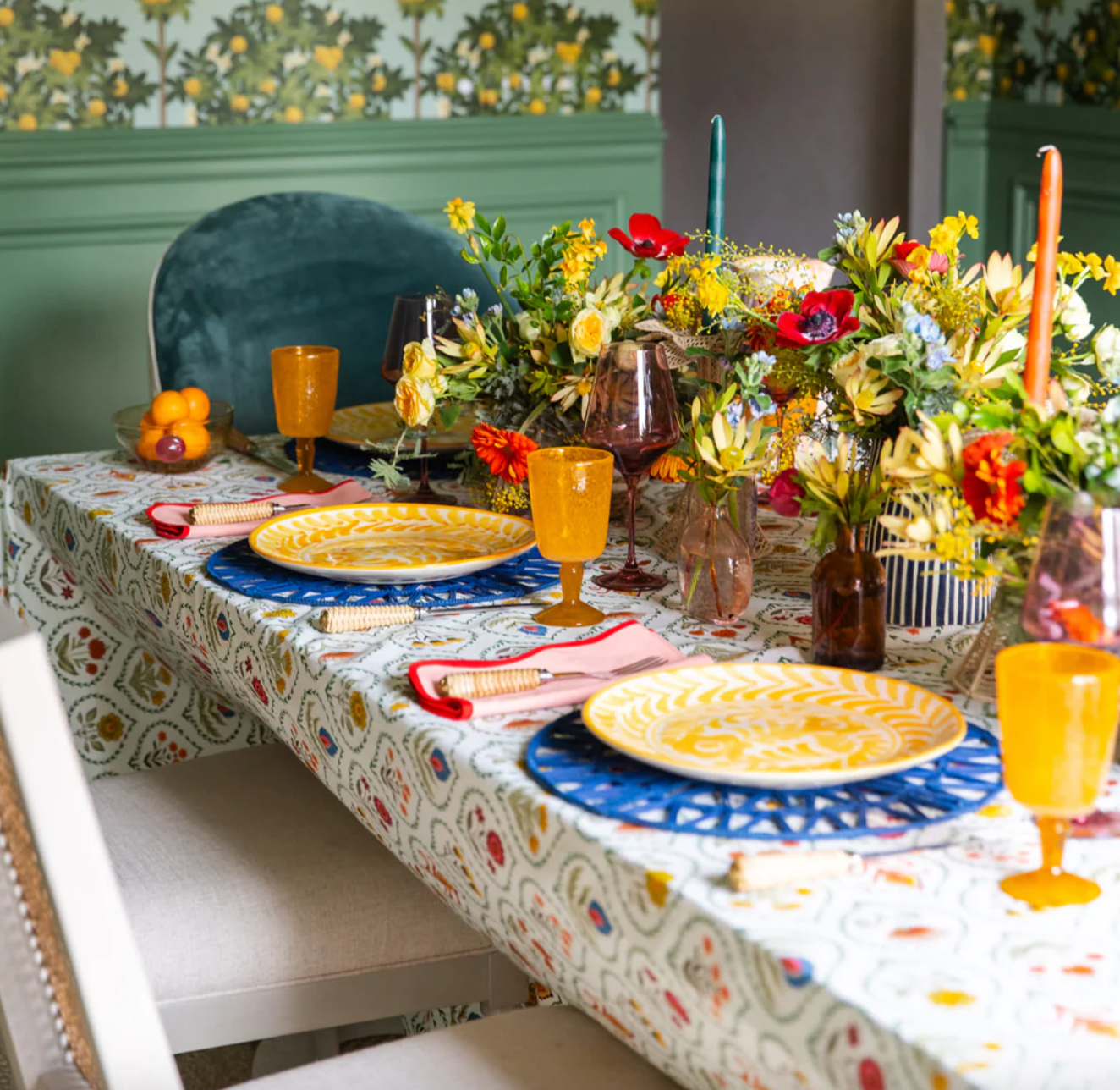 Modafleur Blooming Garden Multicolor Tablecloth