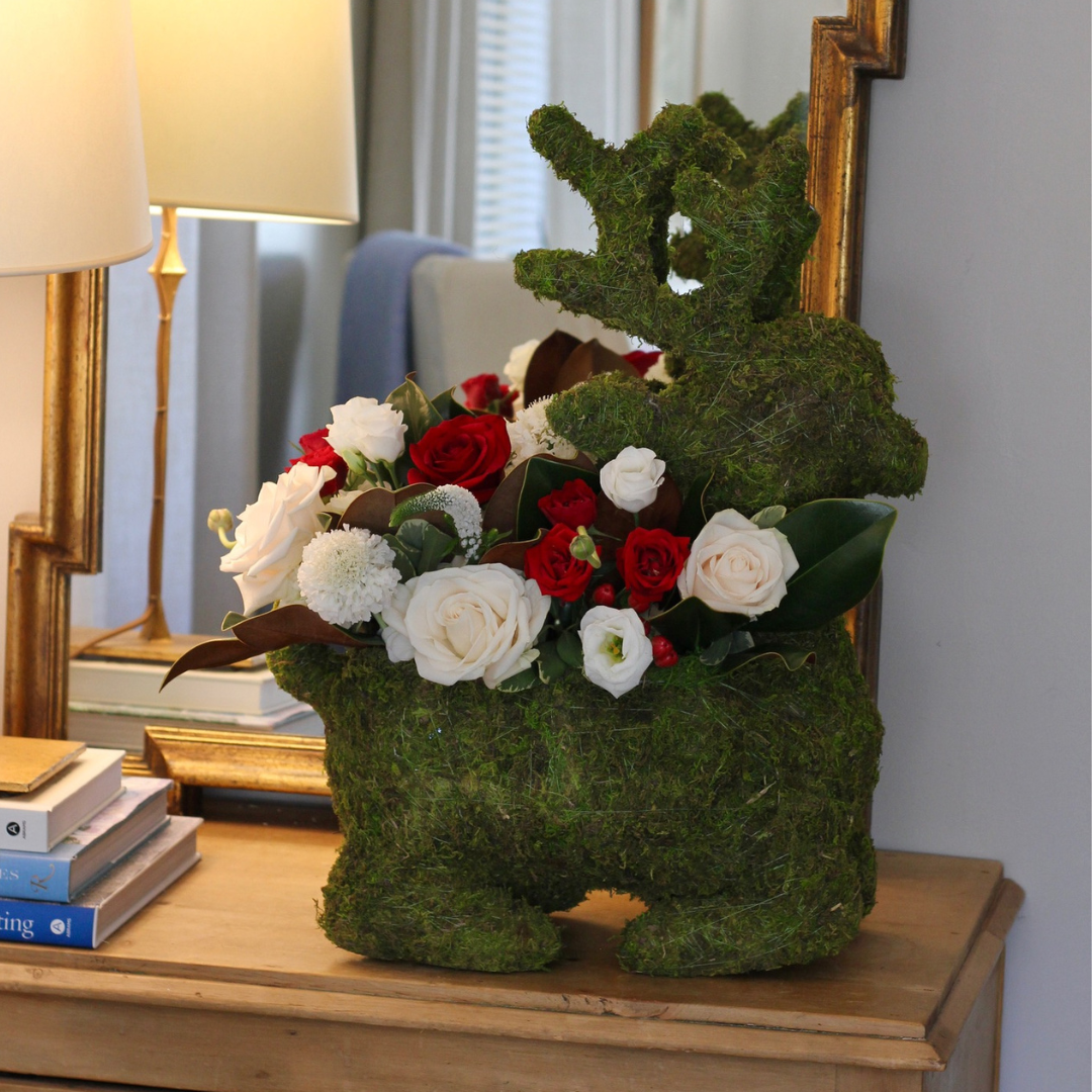 CHRISTMAS Sitting Moss Reindeer Arrangement