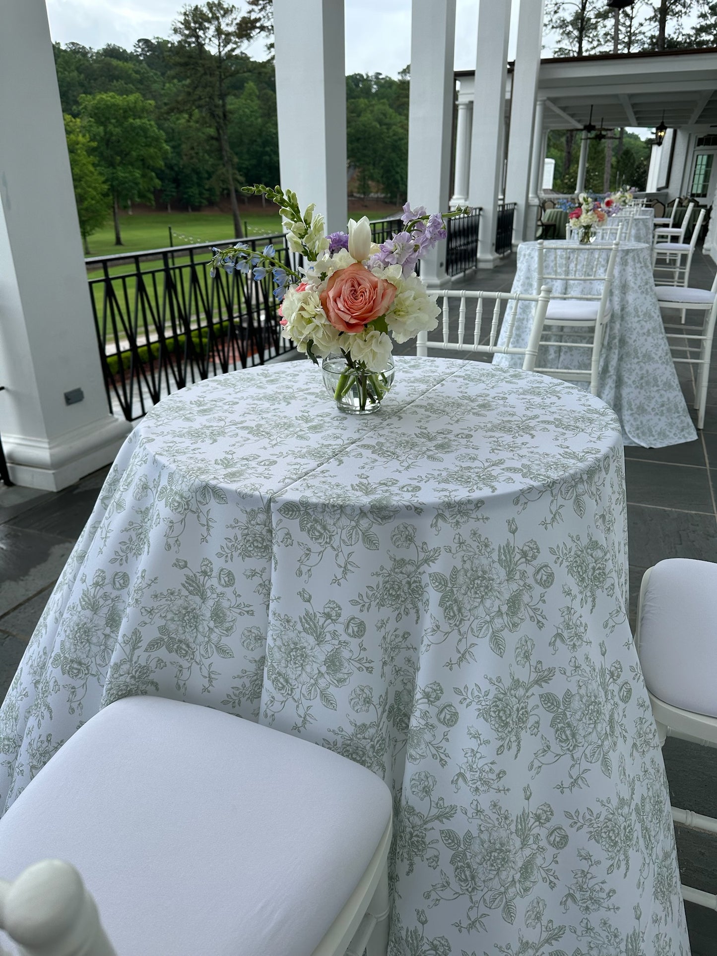 CHRISTMAS Small Clear Ruffle Arrangement