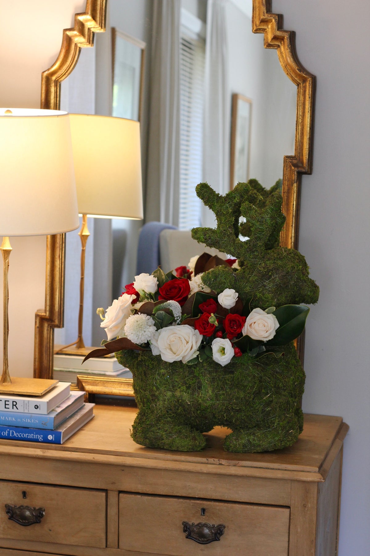 CHRISTMAS Sitting Moss Reindeer Arrangement