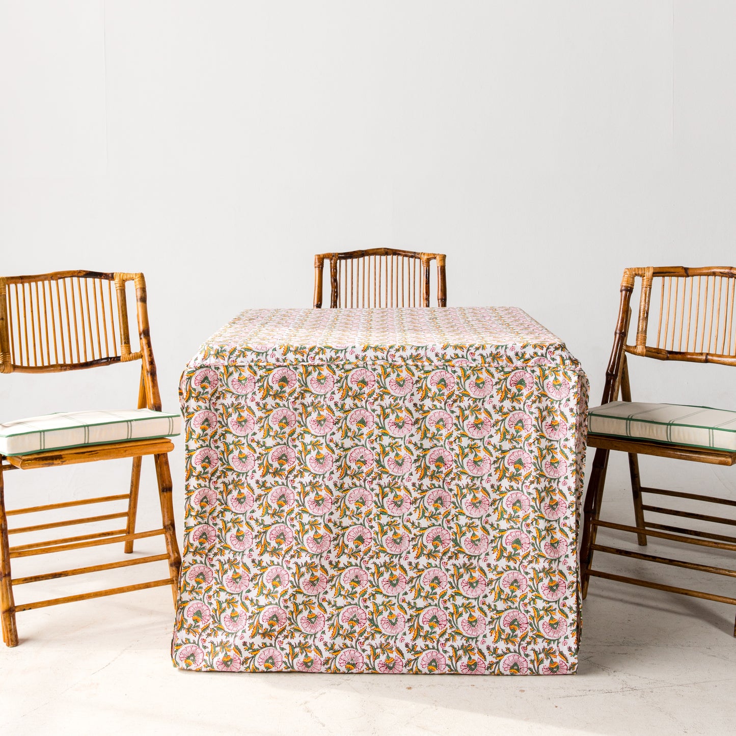 Full Length Fitted Card Tablecloth: Petal Whorl in Pink