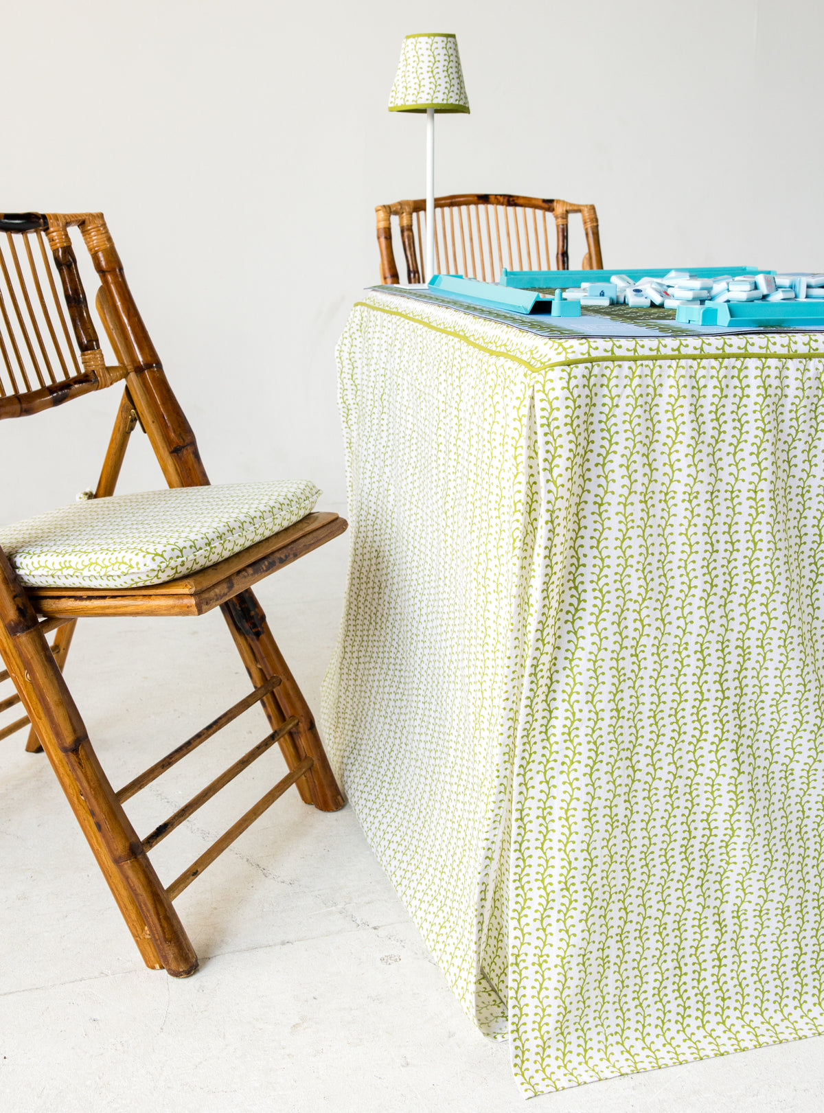 Full Length Fitted Card Tablecloth: Vines in Green