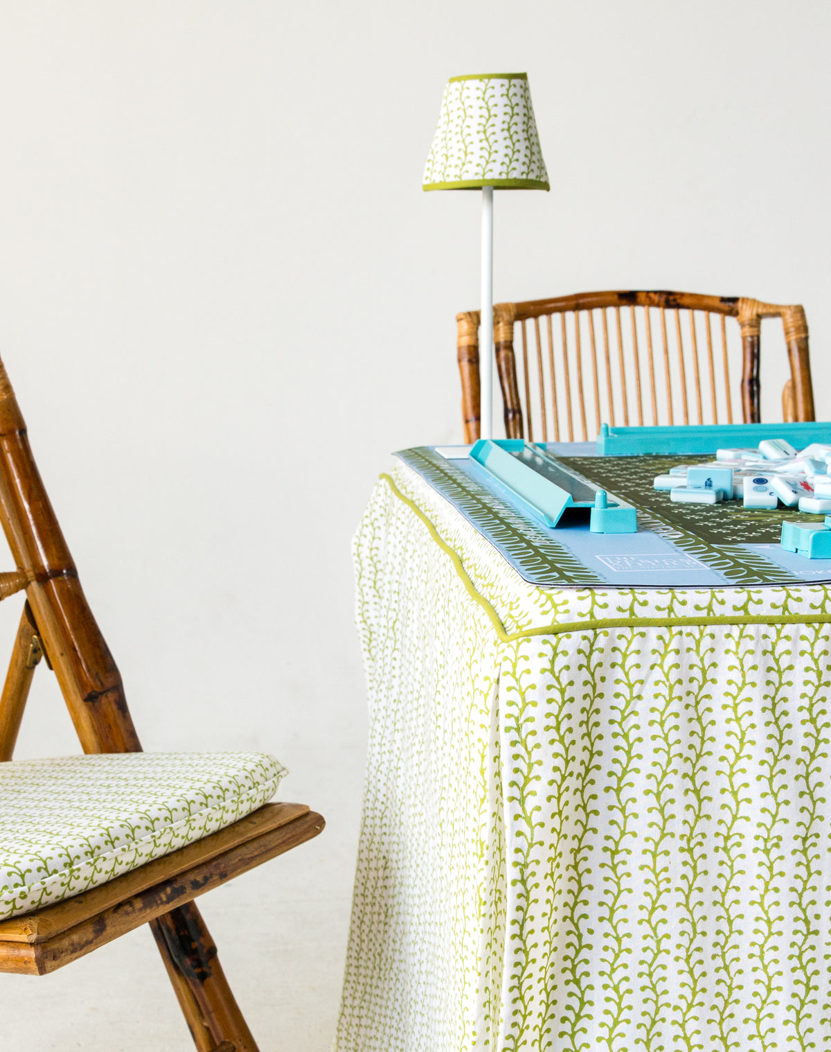 Full Length Fitted Card Tablecloth: Vines in Green
