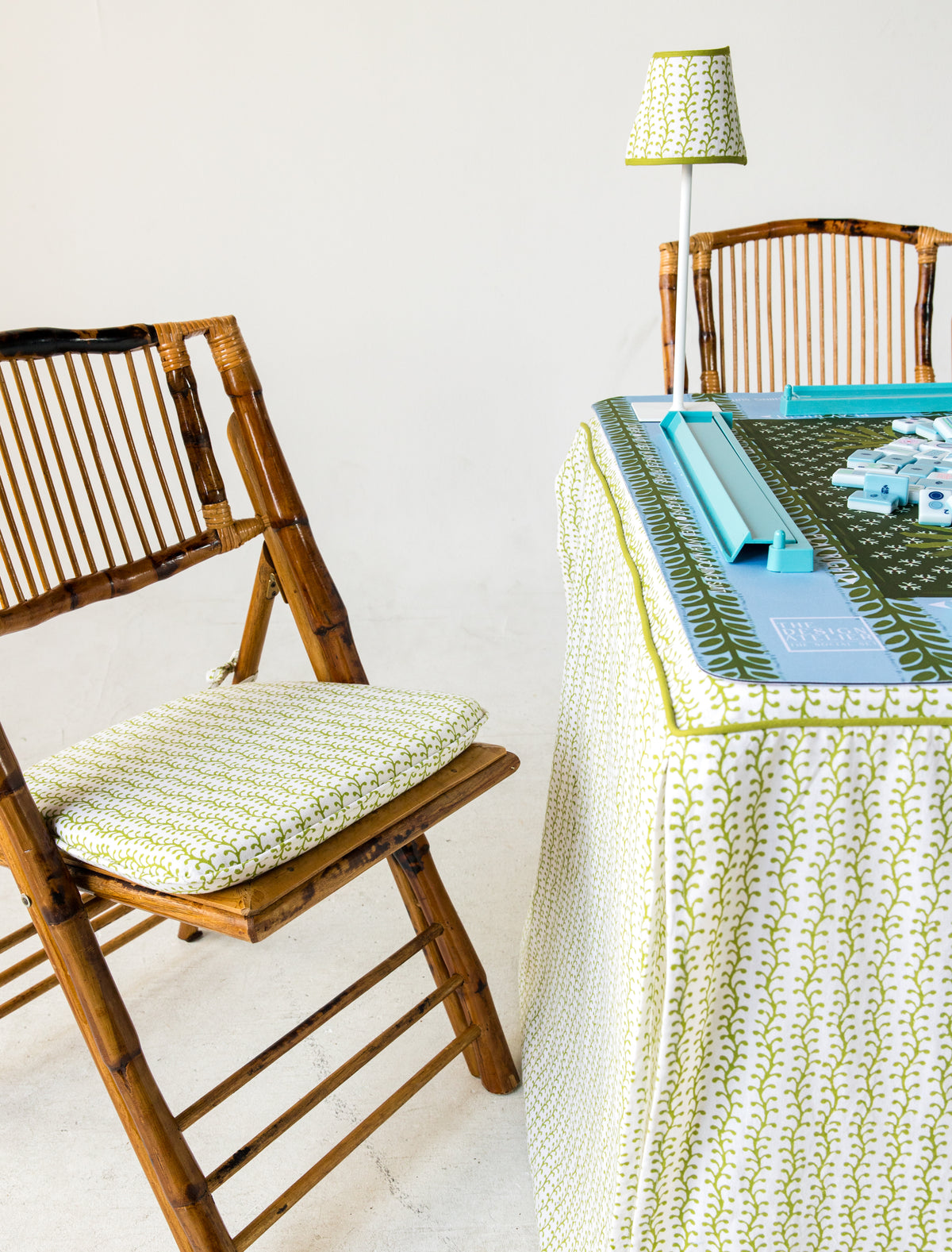 Full Length Fitted Card Tablecloth: Vines in Green