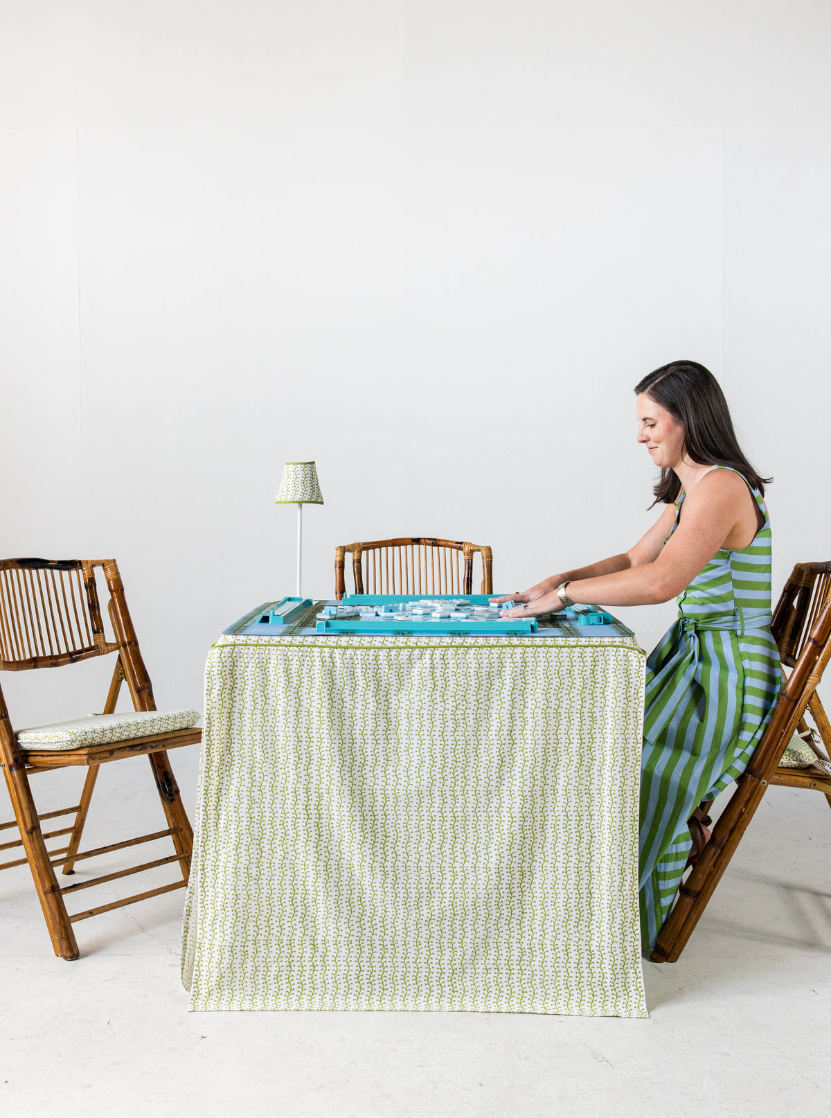 Full Length Fitted Card Tablecloth: Vines in Green