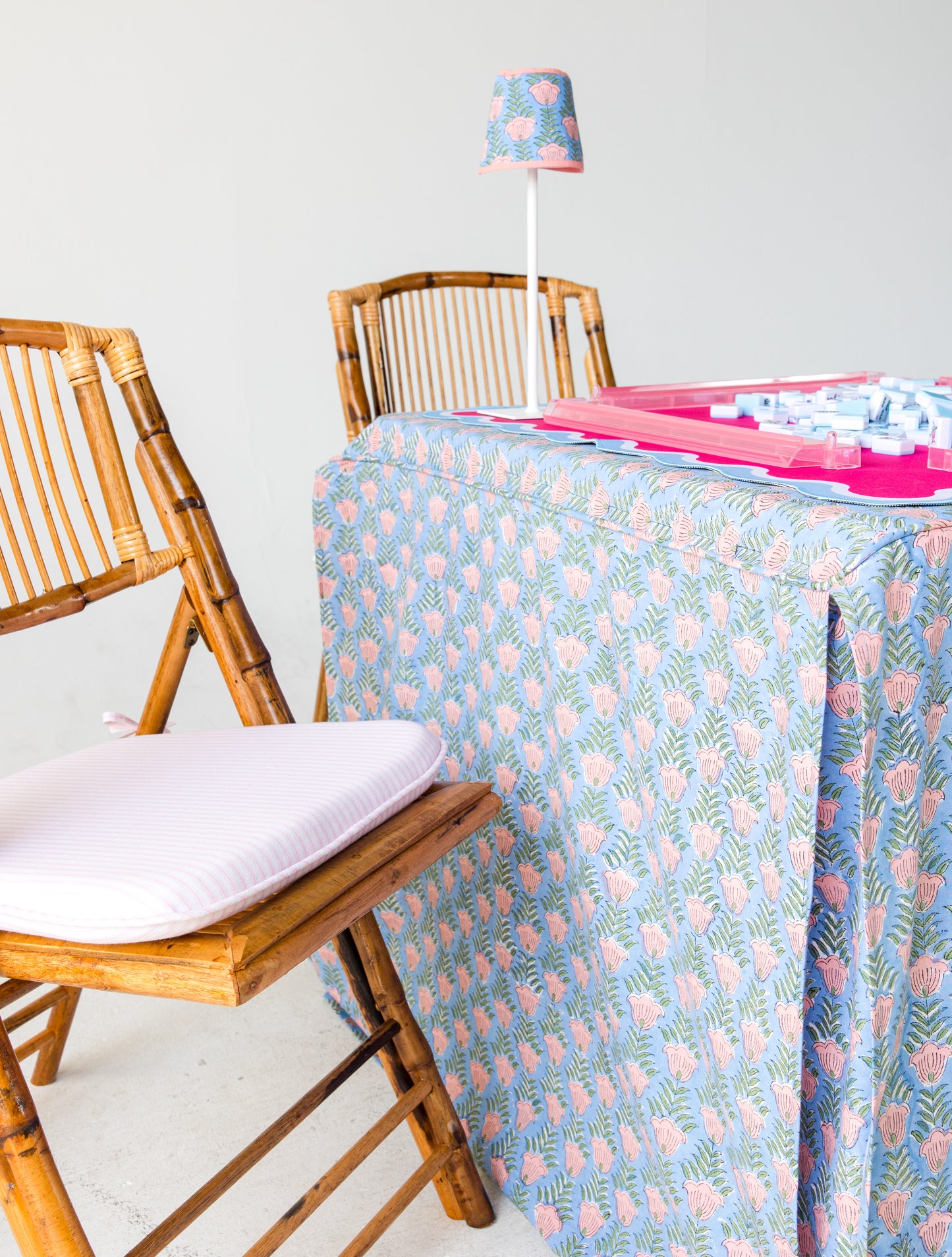 Full Length Fitted Card Tablecloth: Trailing Tulips in Blue